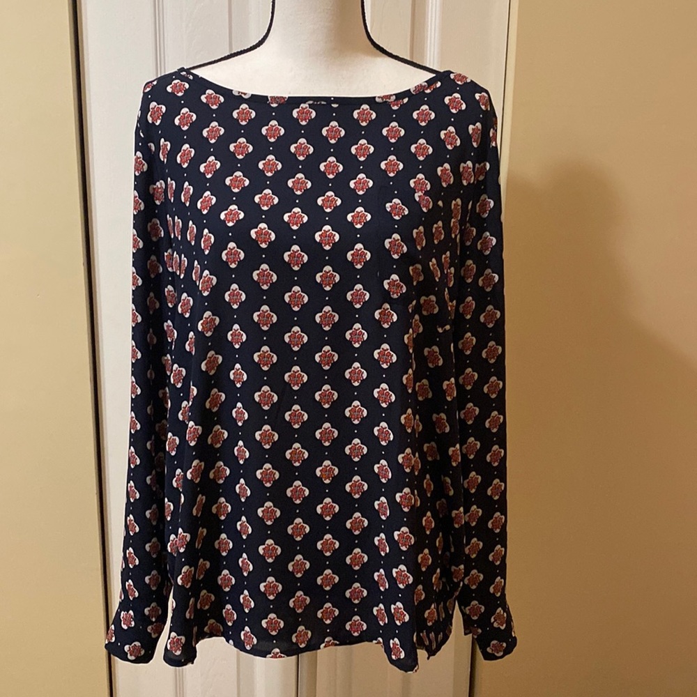 ❤️❤️Loft blouse - Size Large excellent condition!
